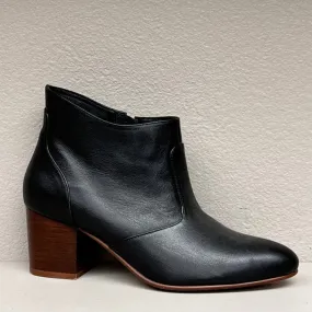 Ankle Boot-Side zip w/ heel/ Black leather/ leather sole