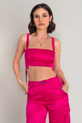 Crop top satinado tirantes con botón cut out