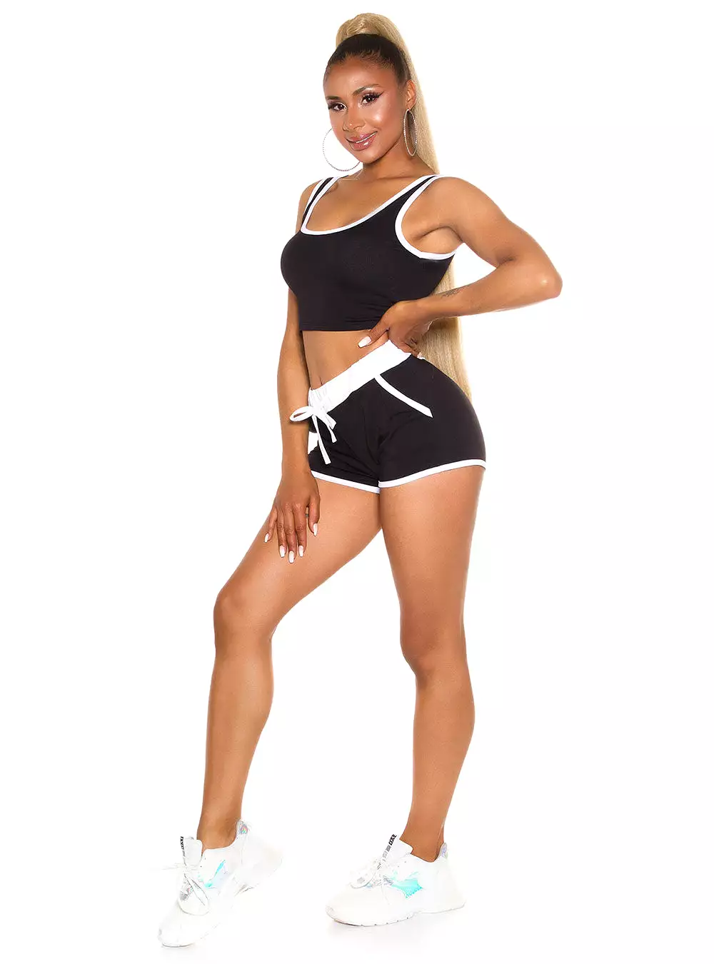 KouCla Sporty Set Crop Top and Shorts