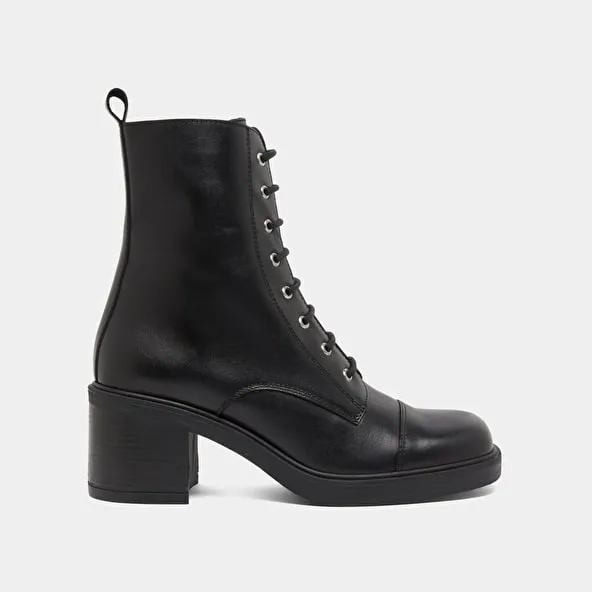 Lace-up ankle boots with back elastic straps in black leather