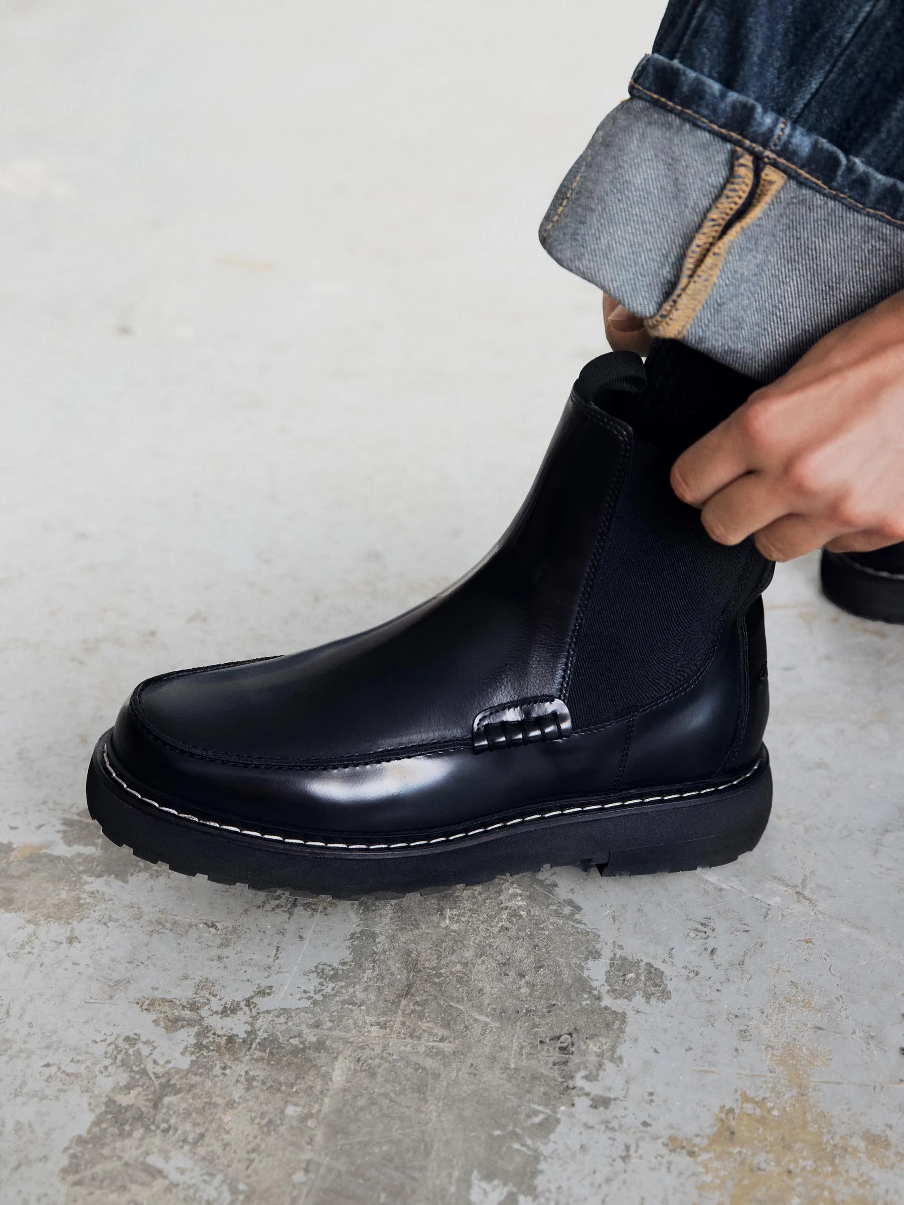 Lagoa Black Brushed Unlined Boot