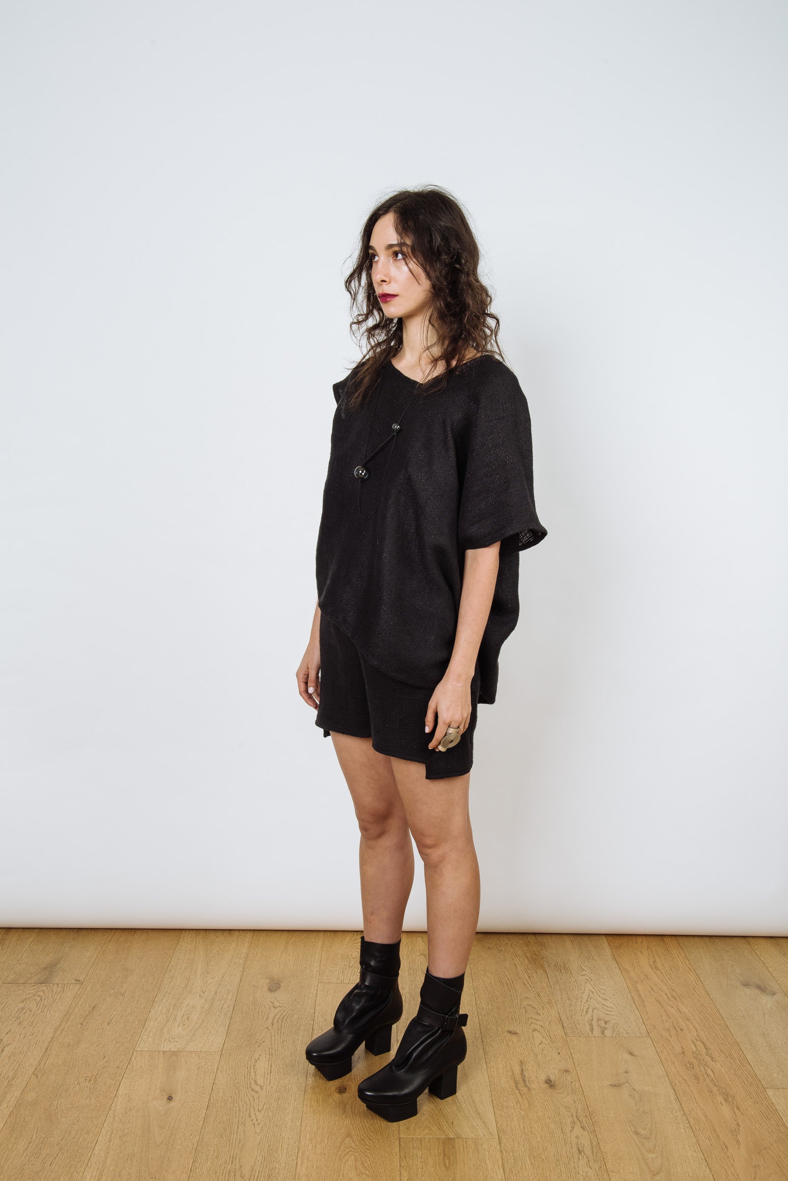 Linen Step Stitch Shorts | Black