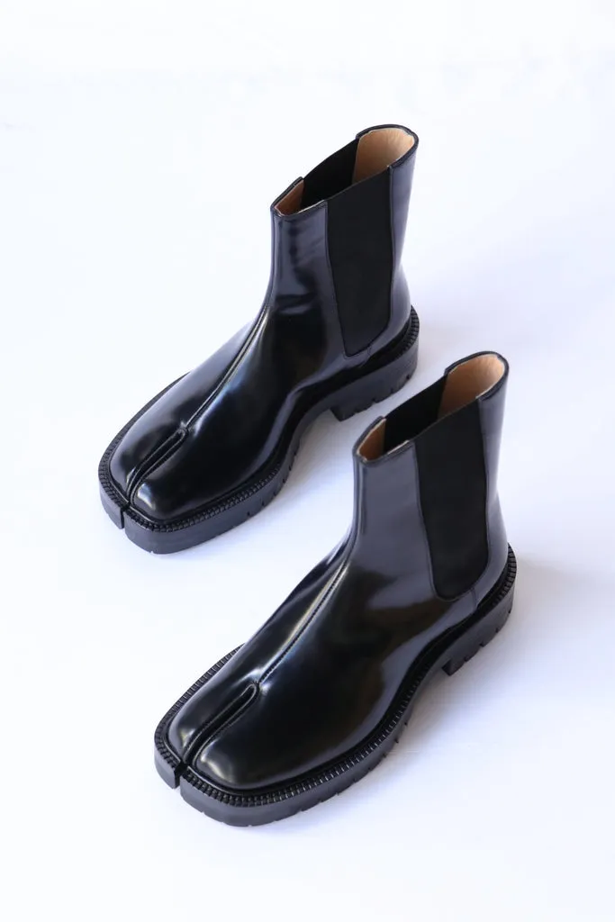 Maison Margiela Tabi Chelsea Boot in Black