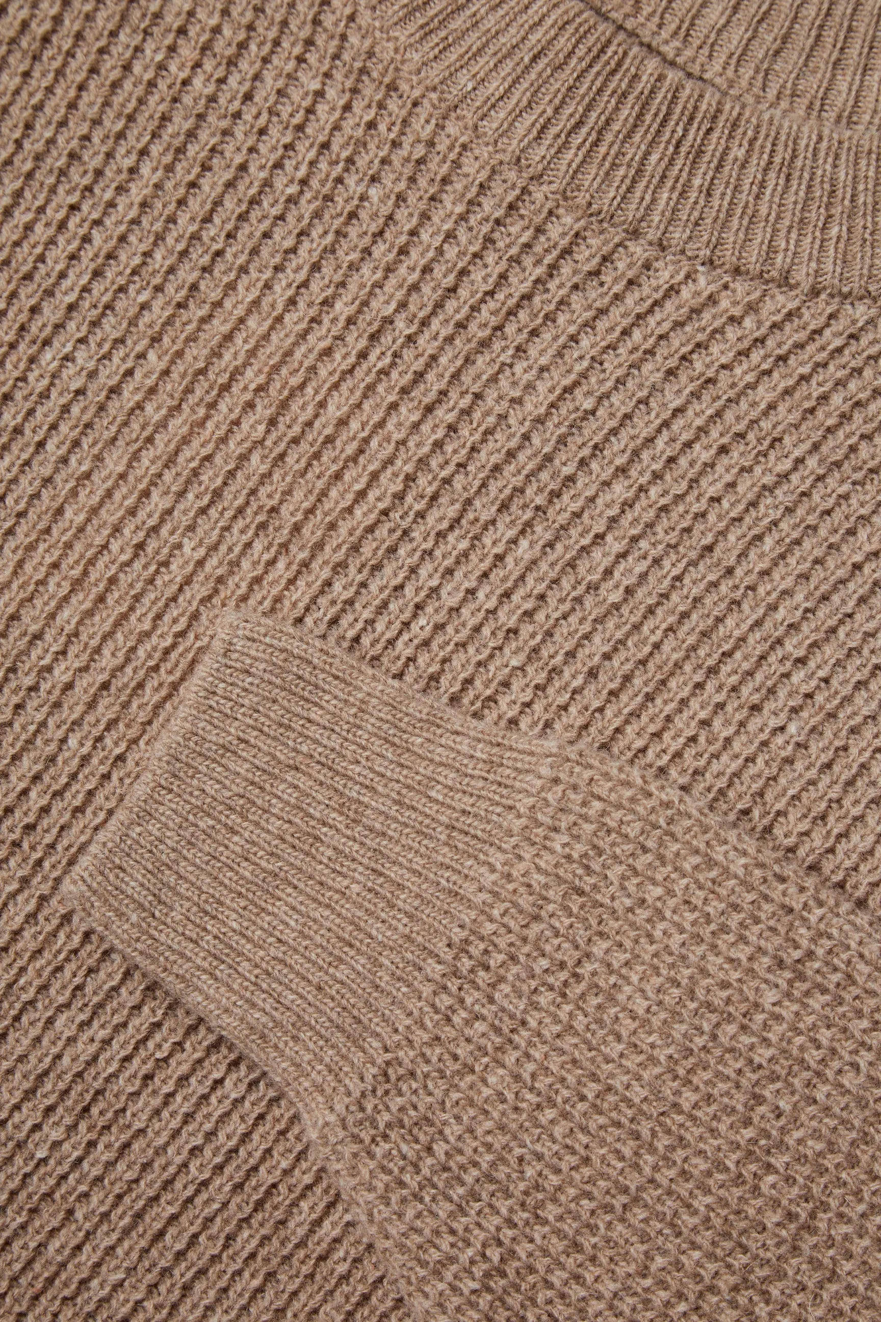 RIBBED BEIGE WOOL KNIT SWEATER