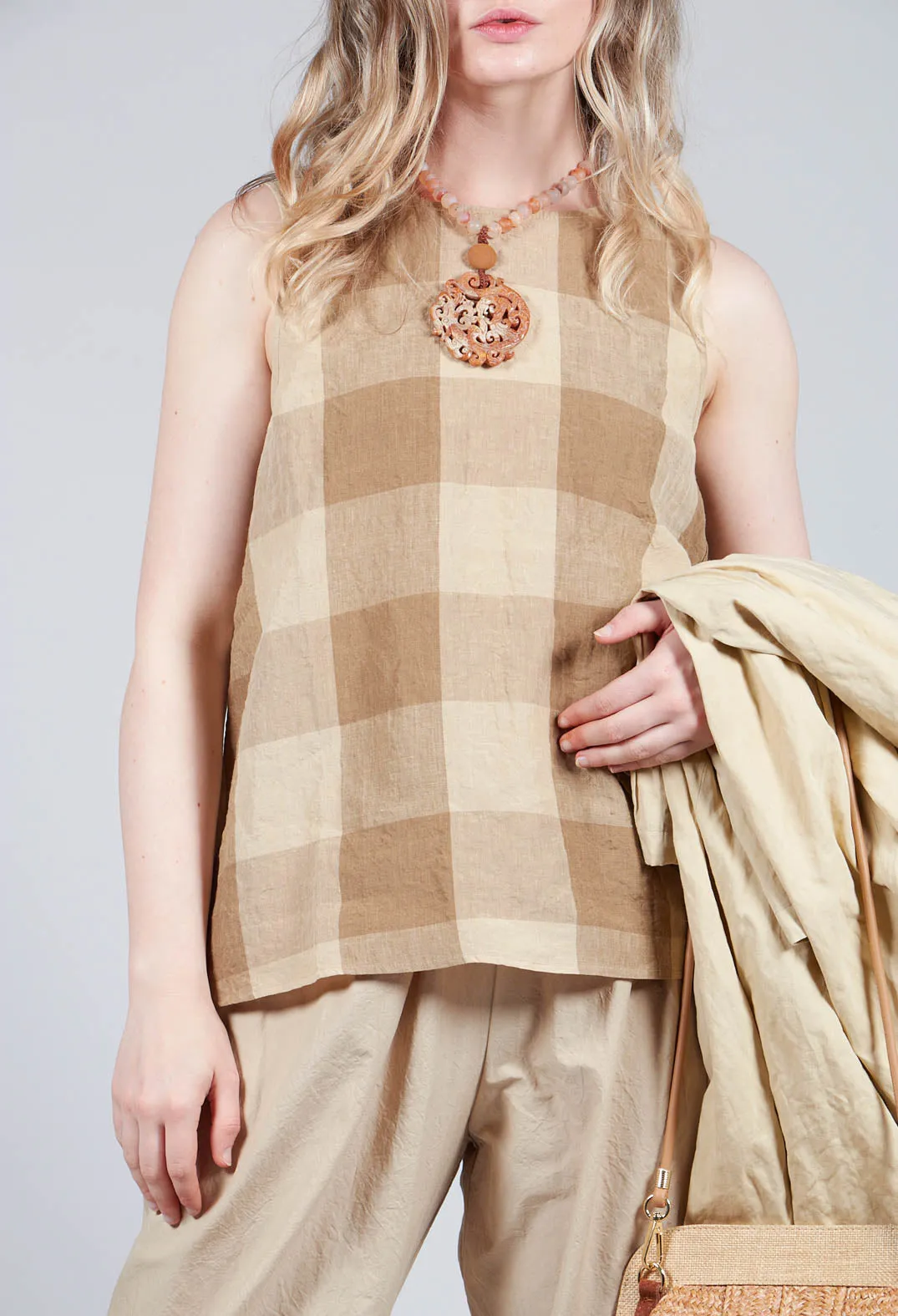 Sleeveless Vest in Hazelnut